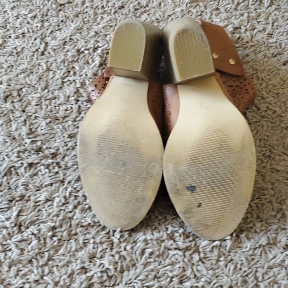 Shoes - Picture 4 of 4